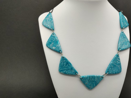 Collier pétrole turquoise triangle