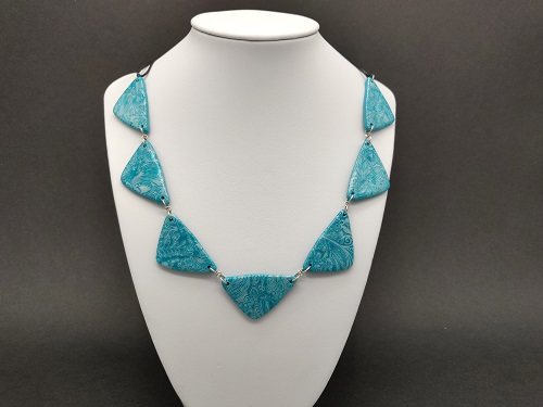 Collier pétrole turquoise triangle