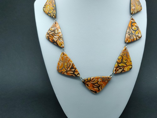 Collier orangé