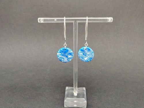 Boucle d’oreille en argent, bleu, blanc