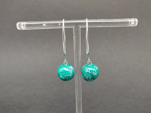 Boucle d’oreille en argent, émeraude