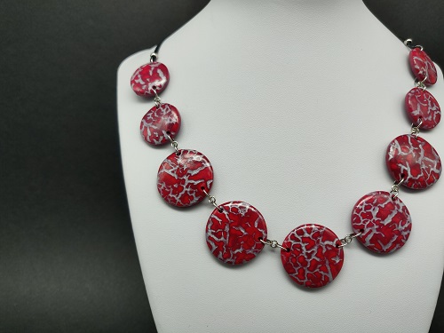 Collier rouge